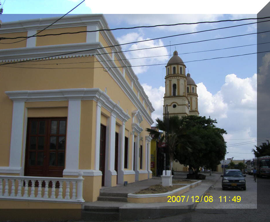 Otro angulo de la fachada de la Casa de la Cultura de Sabanalarga